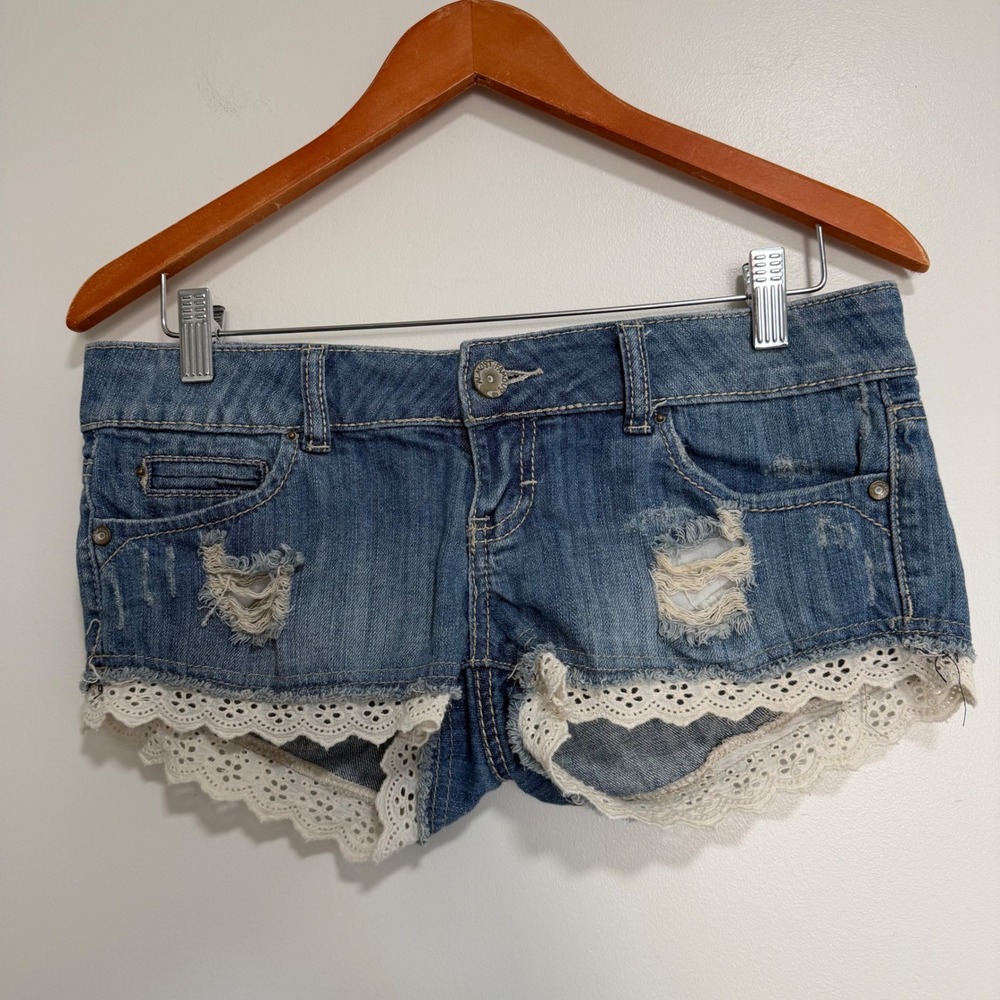 Almost Famous Lace Trim Distressed Denim Shorts Juniors Size 5 Blue Boho